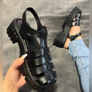 NWT! BLACK CAGED PLATFORM LUG SOLE SANDALS